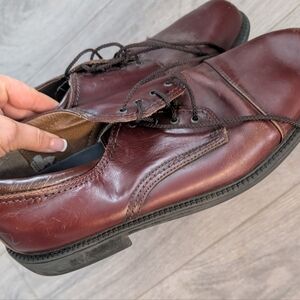 Dockers Brown Leather Cap Toe Derby Dress Shoes – Men’s Size [Insert Size] – Bus